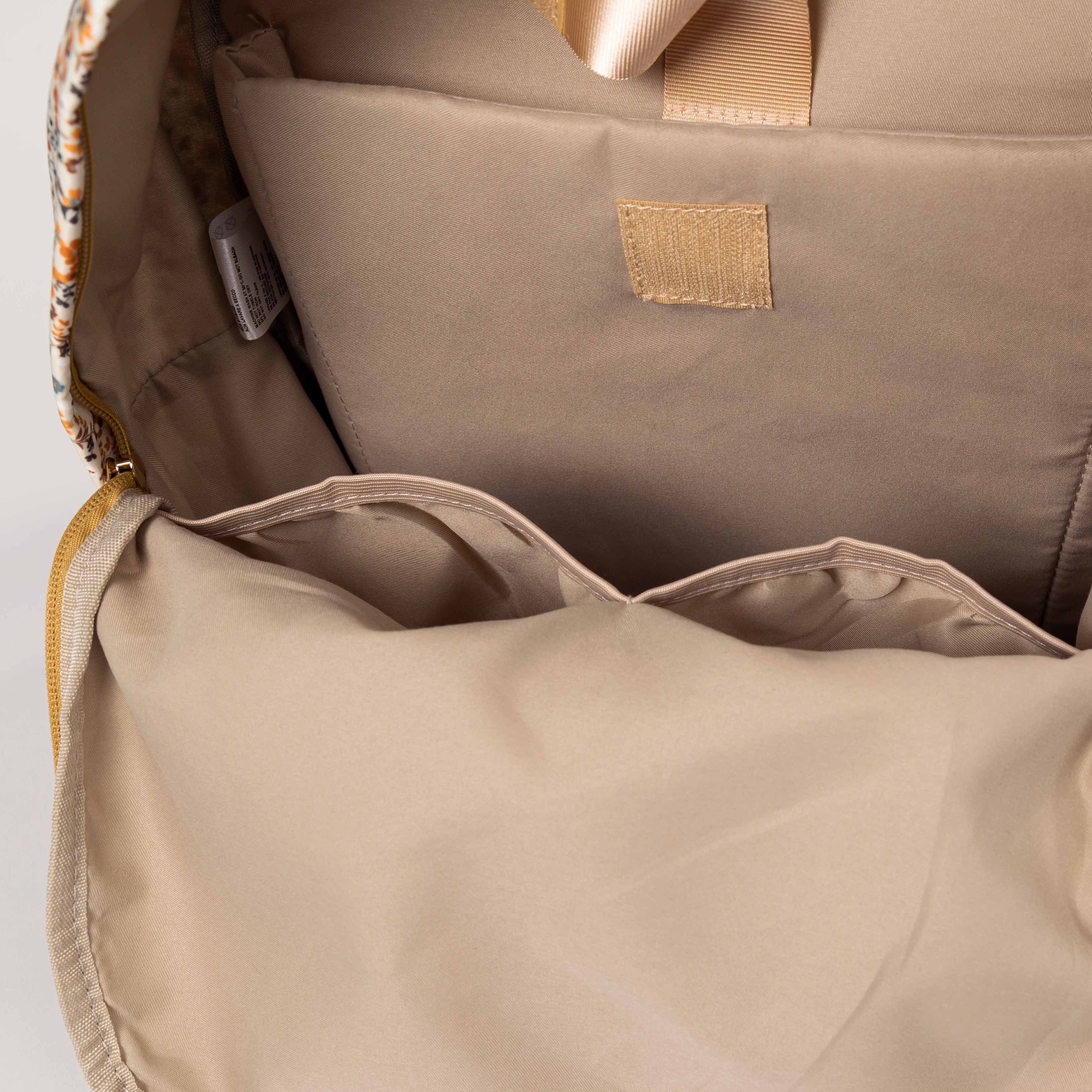changing bag with internal elastic pockets